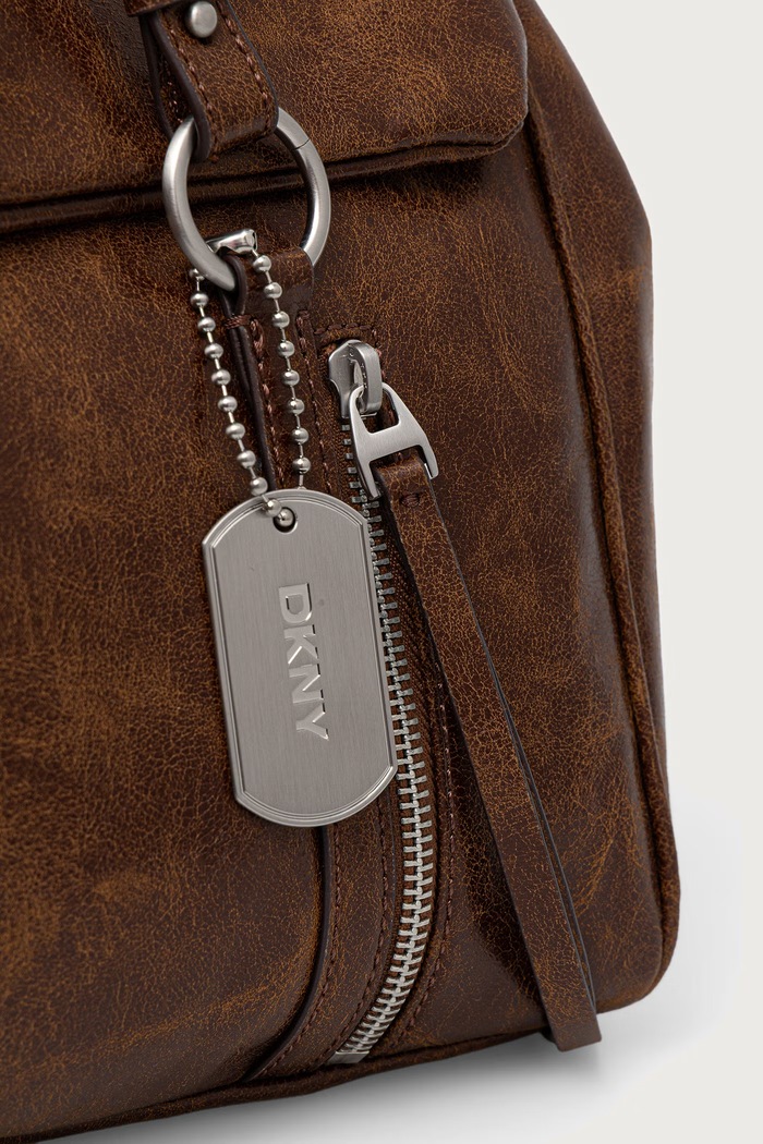 Torebka tote damska z imitacji skóry DKNY R62DLR15 brązowy