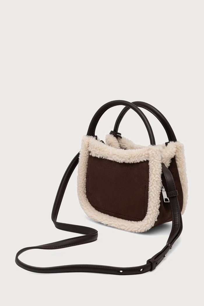 Akcesoria DKNY Torebka crossbody damska z imitacji zamszu R62EML01 brązowy