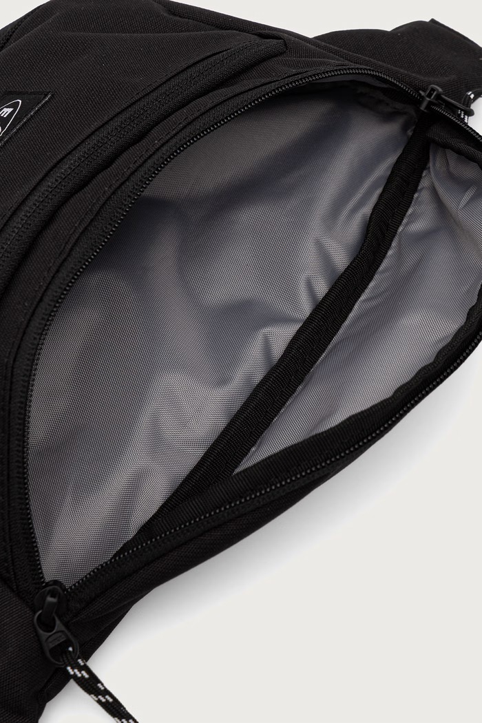 Eastpak nerka damska EK0A5BL21W61 czarny