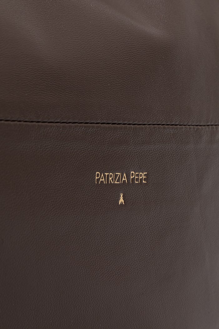 Torebka hobo damska skórzana Patrizia Pepe 2B0020.L0016 brązowy
