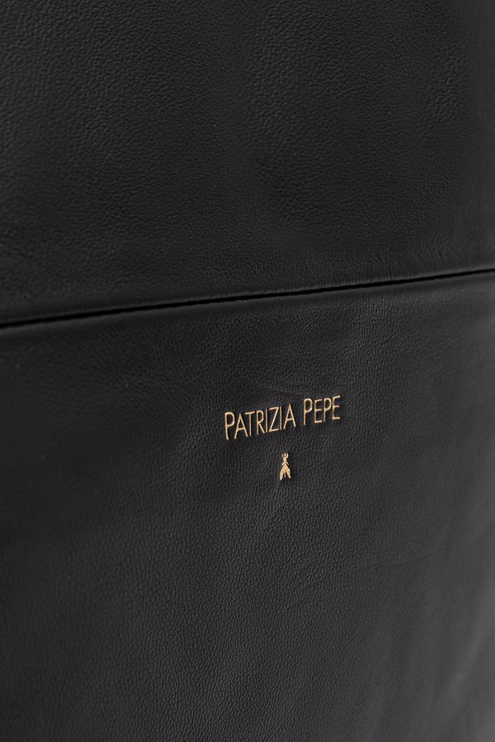 Torebka hobo damska skórzana Patrizia Pepe 2B0020.L0016 czarny