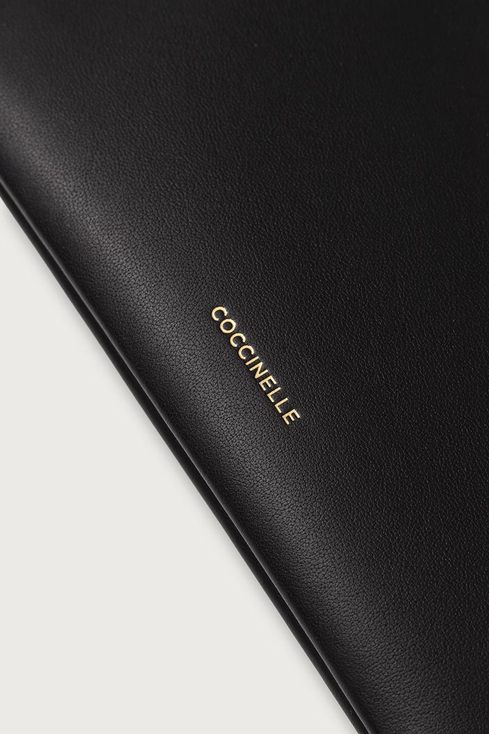 Клатч для женщин кожаный Coccinelle E5.VI0.55.01.01 чёрный