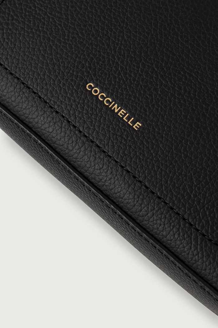 Сумка crossbody для женщин кожаная Coccinelle E5.TOA.55.01.01 чёрный