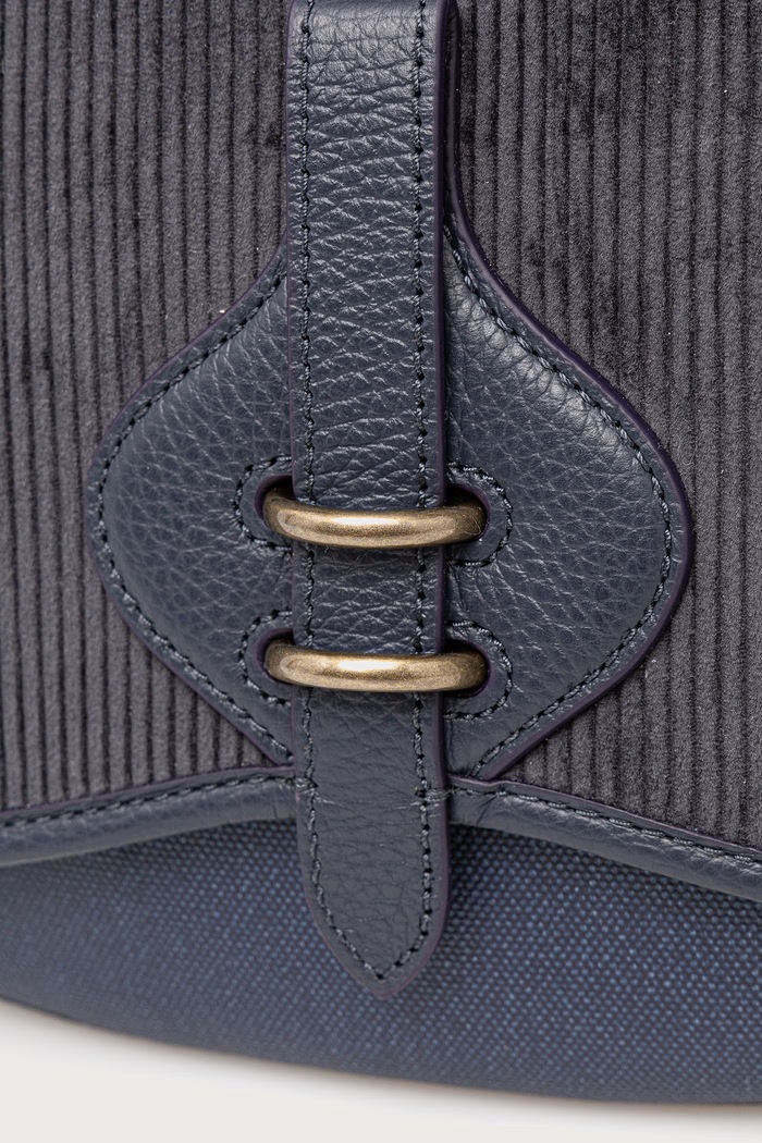 Geantă crossbody pentru femei Coccinelle E1.V7I.18.01.01 bleumarin