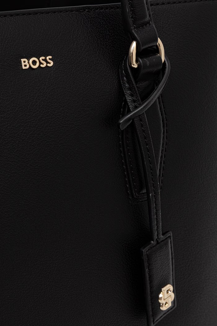 Kabelka typu tote dámska z imitácie kože Sandy New Tote 10283663 BOSS 50573533 čierna