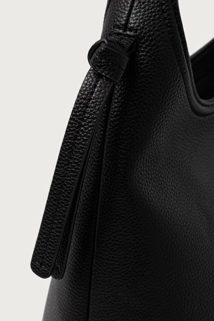 Τσάντα hobo γυναικεία από απομίμηση δέρματος Anett Zip Hobo BOSS 50573208 μαύρο
