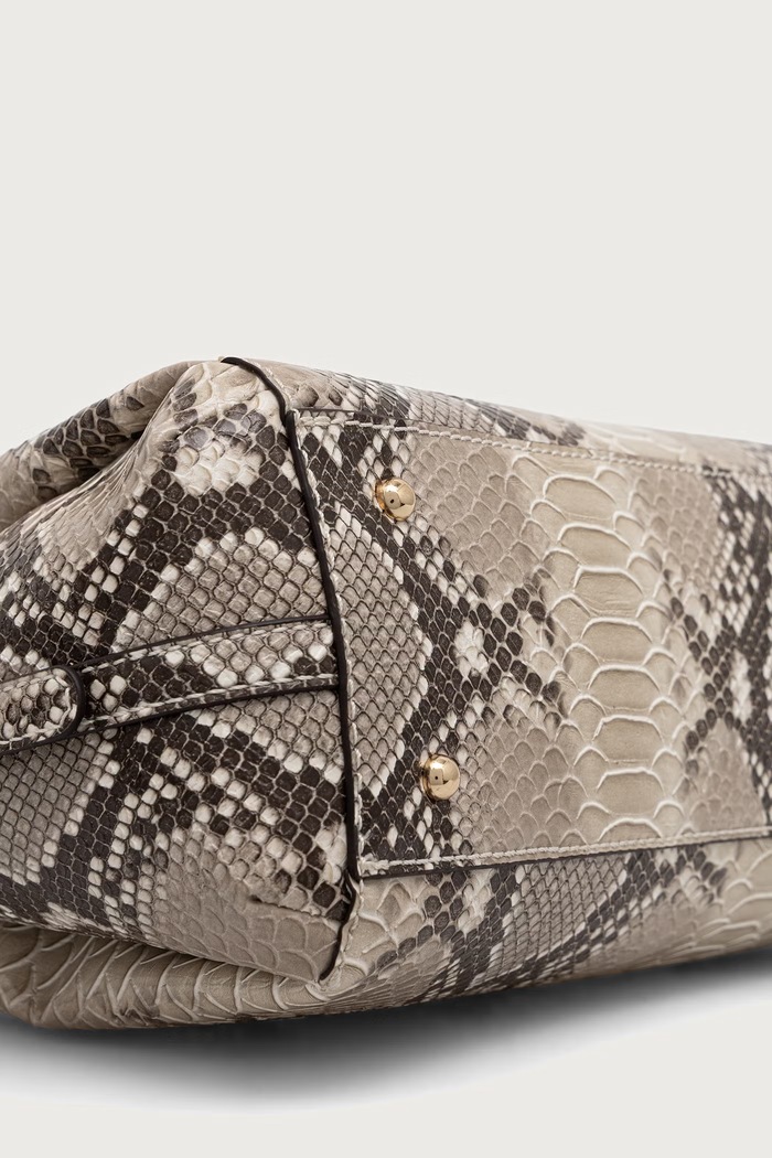 Torebka crossbody damska z imitacji skóry YVONNE Guess beżowy HWKG23.29060