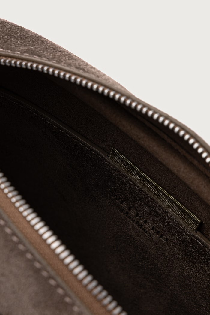 Torebka crossbody damska zamszowa WKAPOTENZA Weekend Max Mara szary 2625516185600