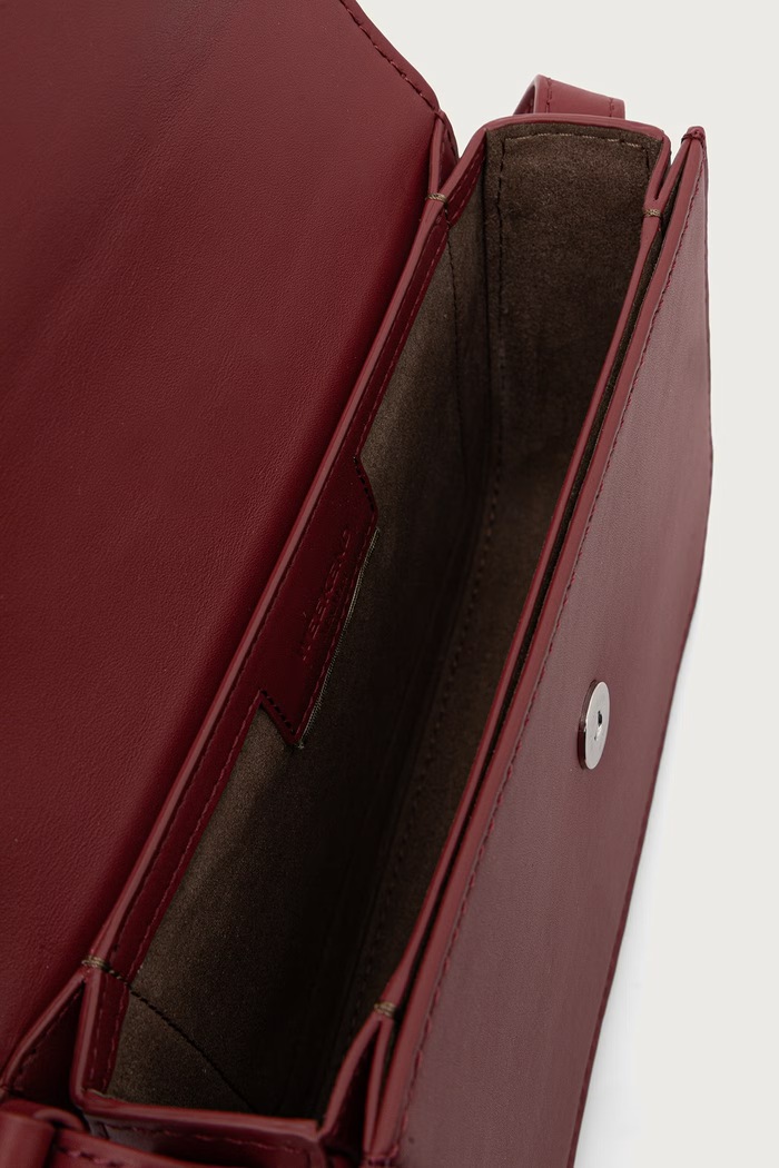 Torebka crossbody damska skórzana WKAPETALI Weekend Max Mara czerwony 2625516095600