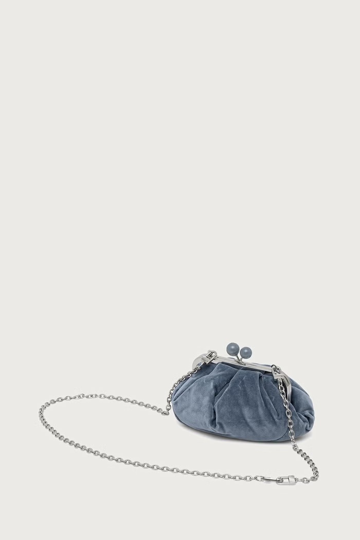 Akcesoria Weekend Max Mara Torebka crossbody damska welurowa WKAGIOCHI 2625516055600 niebieski