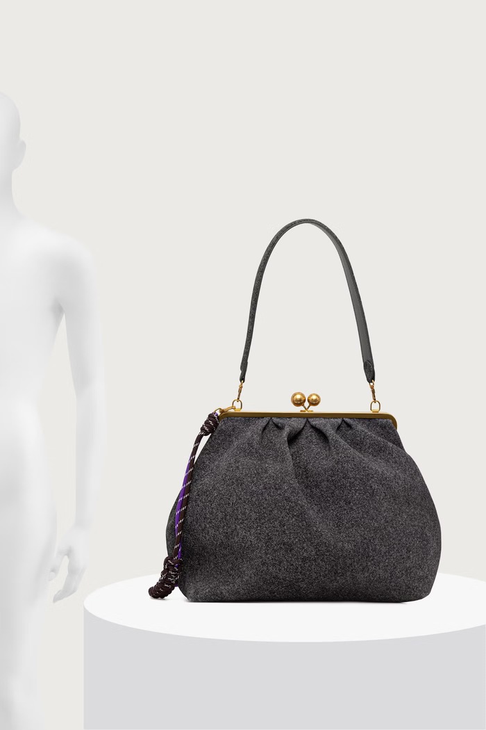 Weekend Max Mara Torebka crossbody damska zamszowa WKAUTILE 2625516045600