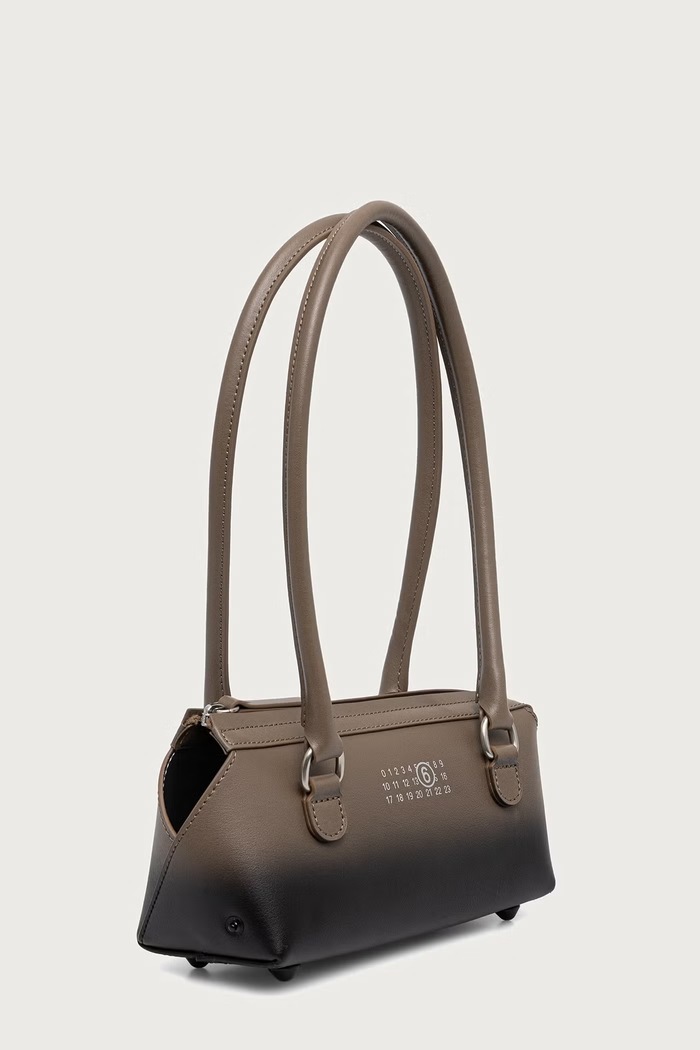 MM6 Maison Margiela Torebka bagietka damska z imitacji skóry SB6ZH0039.P9354 brązowy AW26