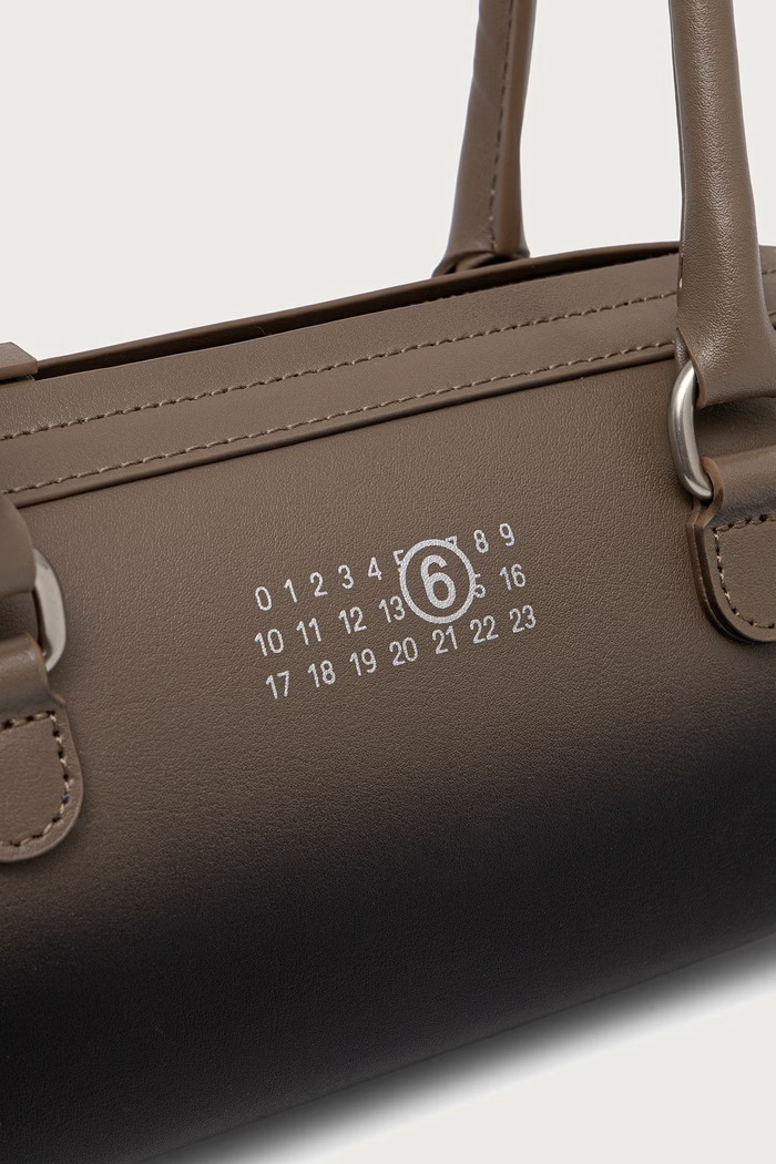 Torebka bagietka damska z imitacji skóry MM6 Maison Margiela SB6ZH0039.P9354 brązowy