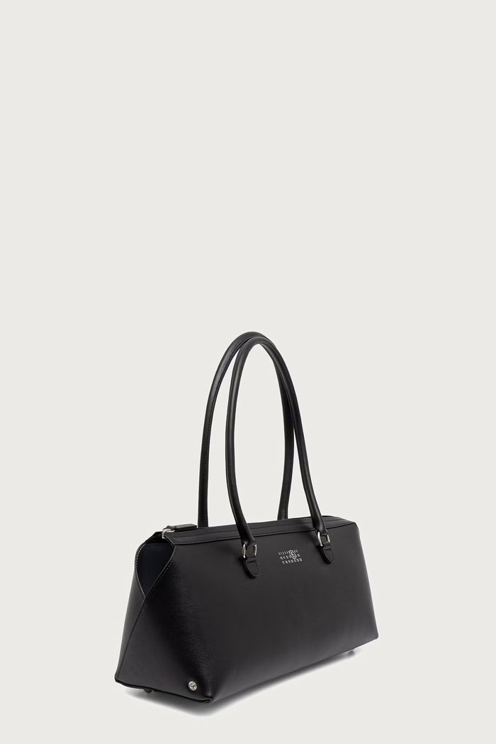 MM6 Maison Margiela Torebka bagietka damska skórzana SB6ZH0041.P9061 czarny AW26