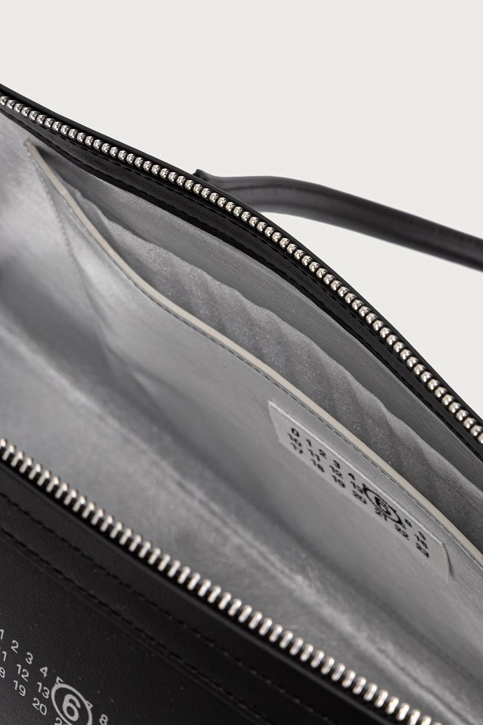 Torebka bagietka damska skórzana MM6 Maison Margiela czarny SB6ZH0041.P9061