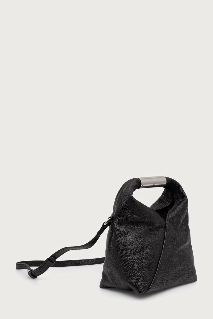 MM6 Maison Margiela Torebka crossbody damska skórzana SB6WD0042.P9068 czarny AW26