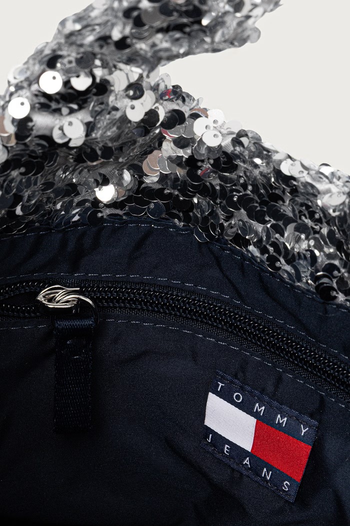 Kabelka dámska Tommy Jeans strieborná AW0AW19091
