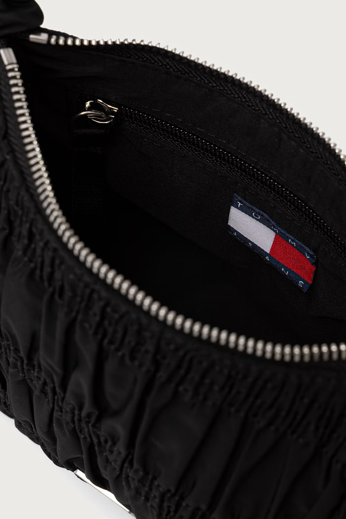 Kabelka typu tote dámska Tommy Jeans čierna AW0AW19074