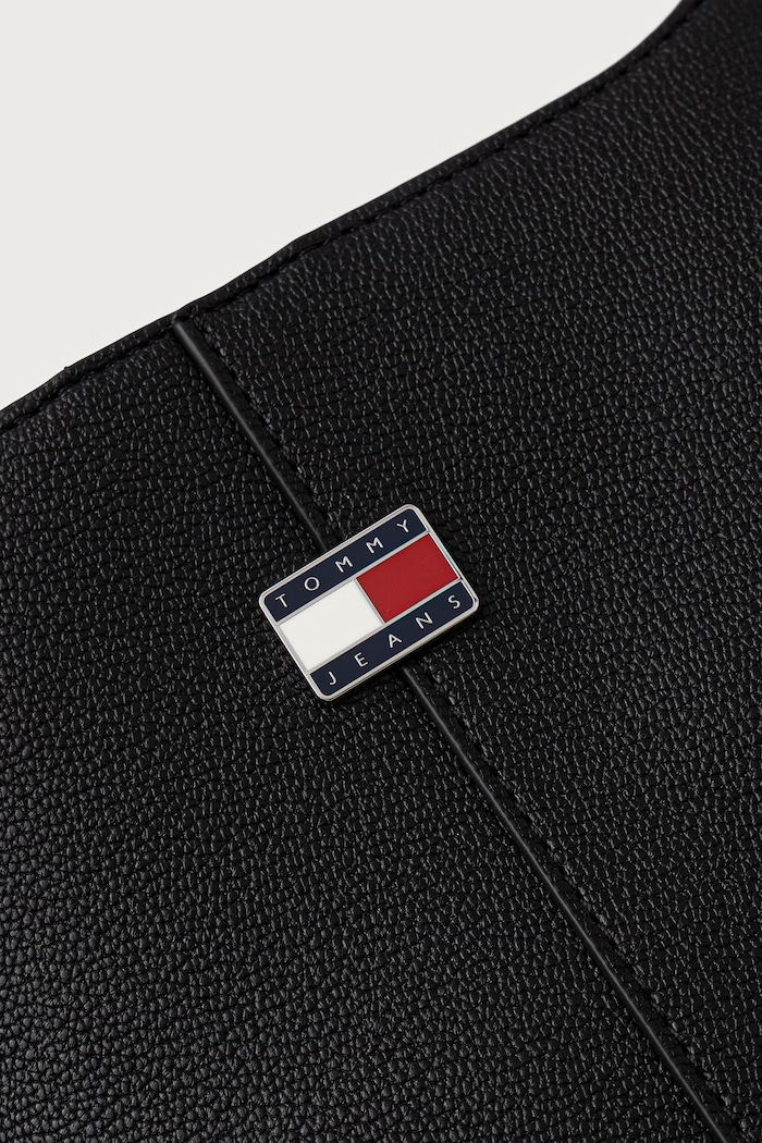 Kabelka dámska z imitácie kože Tommy Jeans AW0AW19062 čierna