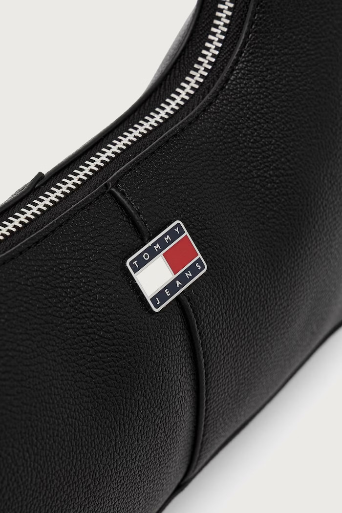 Torebka hobo damska z imitacji skóry Tommy Jeans AW0AW19059 czarny