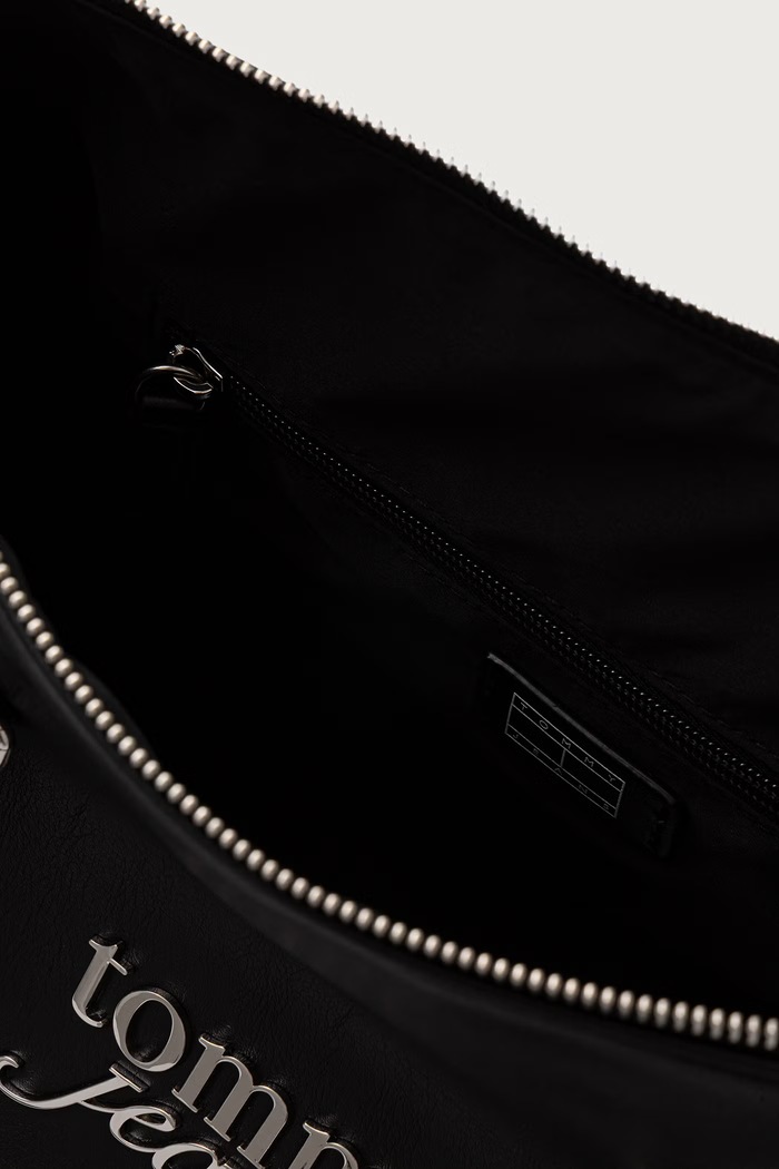 Kabelka typu tote dámska z imitácie kože Tommy Jeans AW0AW19054 čierna