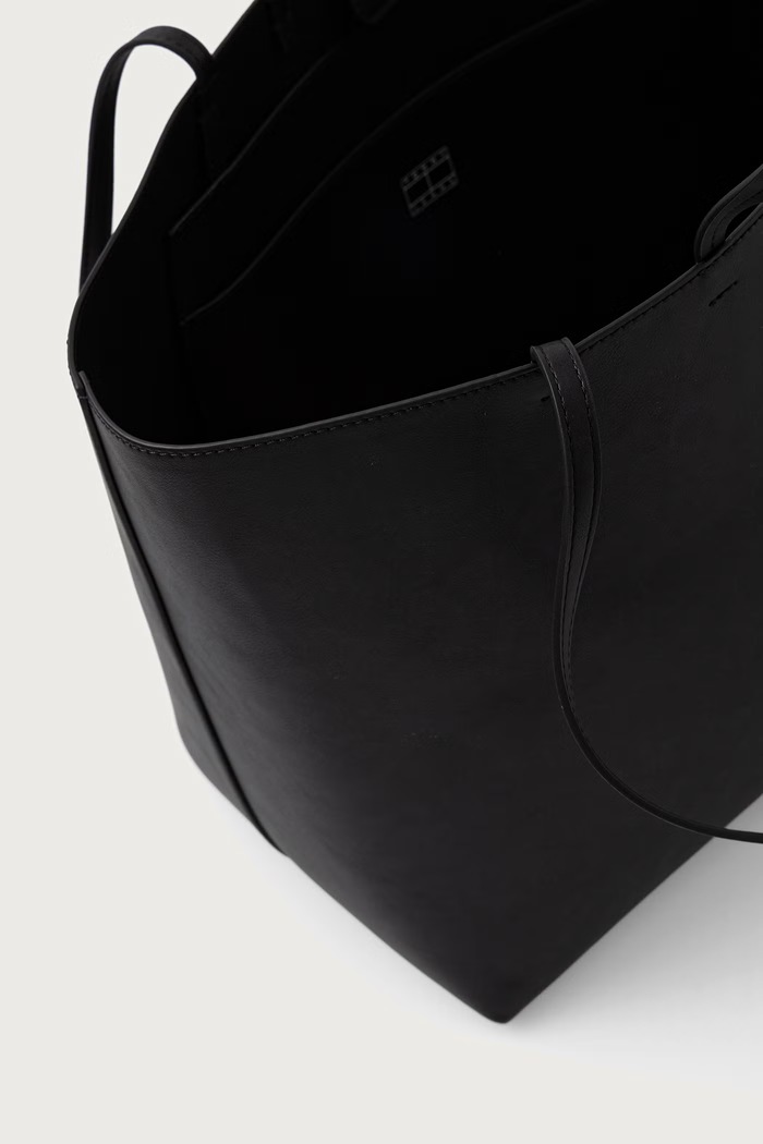 Kabelka typu shopper dámska z imitácie kože Tommy Jeans čierna AW0AW19051