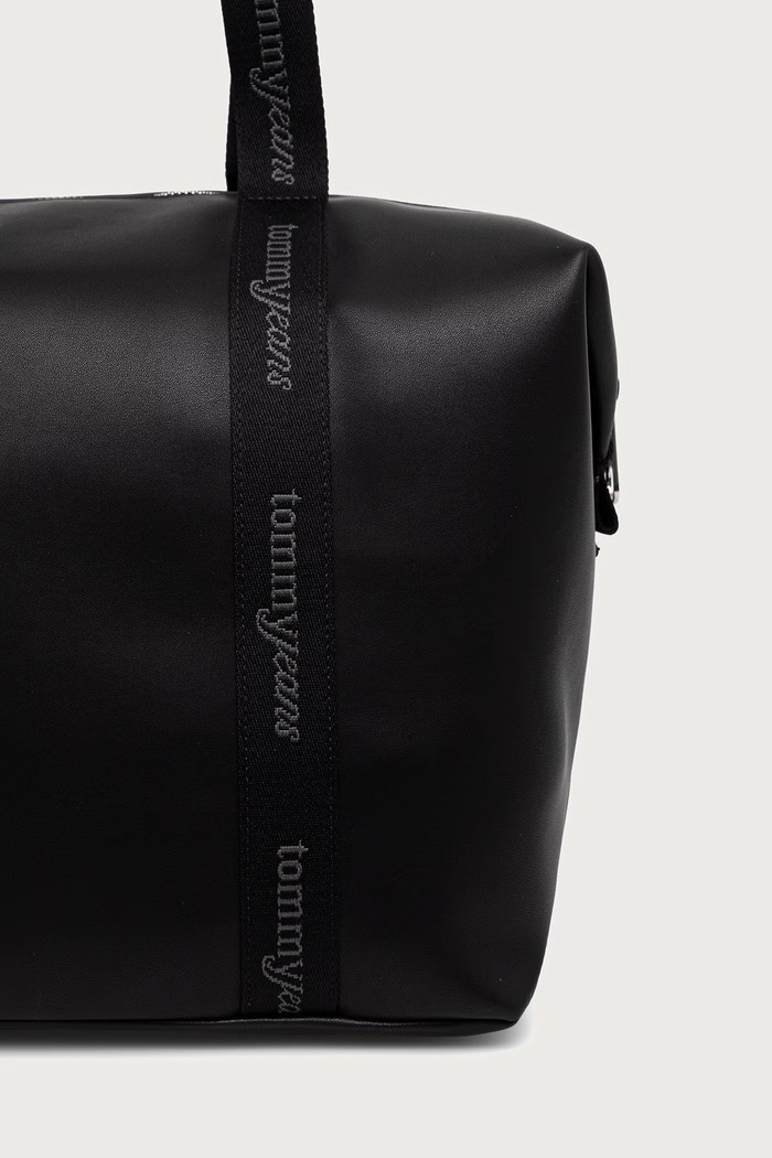 Dodatki Tommy Jeans shopper torba ženska iz umetnega usnja AW0AW19046 črna