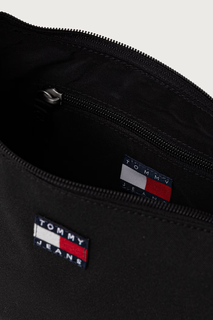 Tommy Jeans kabelka dámska AW0AW18768 čierna