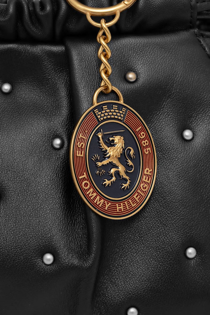 Tommy Hilfiger torebka tote damska skórzana czarny AW0AW19338