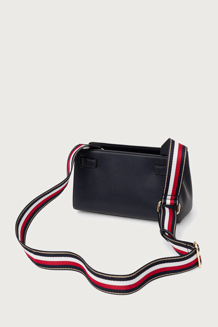 Akcesoria Tommy Hilfiger torebka crossbody damska z imitacji skóry AW0AW19316 granatowy