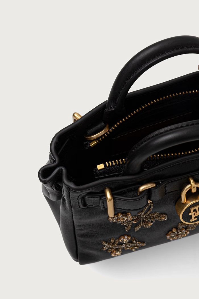 Чанта crossbody дамска от кожа Tommy Hilfiger черен AW0AW19219