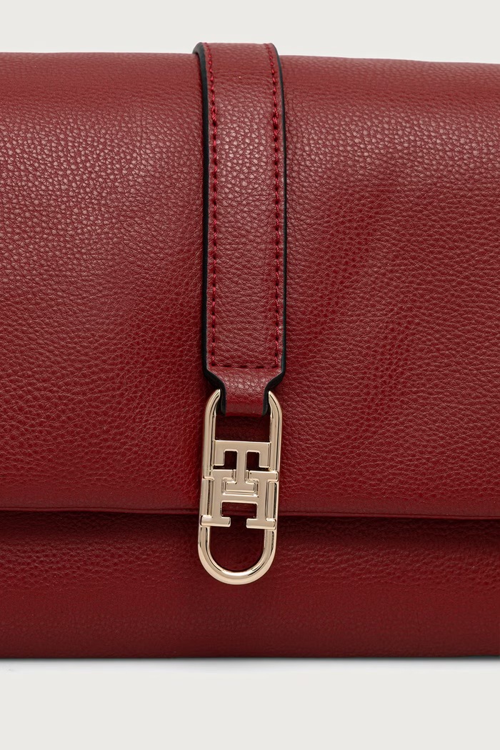 Torebka crossbody damska Tommy Hilfiger AW0AW19195 czerwony
