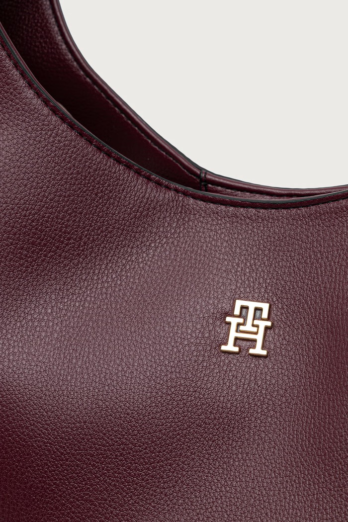 Torebka hobo damska z imitacji skóry Tommy Hilfiger AW0AW19187 bordowy
