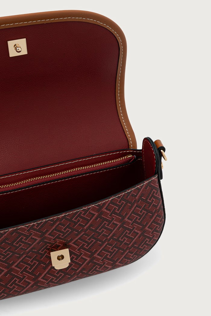 Crossbody kabelka dámska z imitácie kože Tommy Hilfiger burgundské AW0AW19172