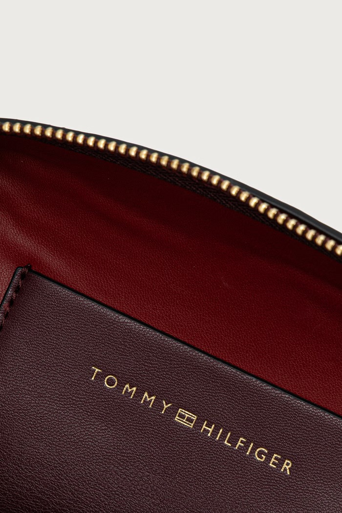 Crossbody kabelka dámska Tommy Hilfiger burgundské AW0AW19036