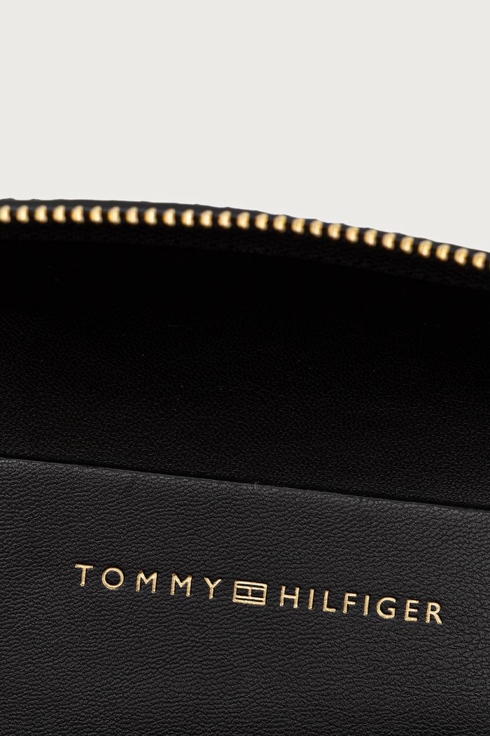 Crossbody kabelka dámska Tommy Hilfiger čierna AW0AW19036