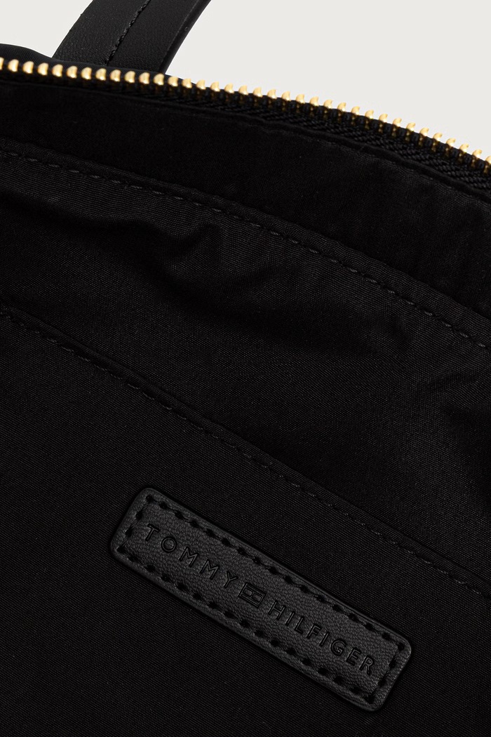 Borsa a tracollo da donna Tommy Hilfiger nero AW0AW18993