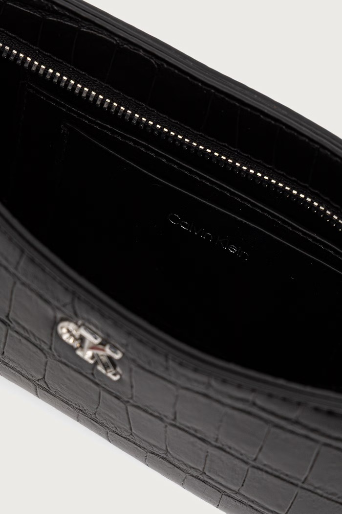Μικρή τσάντα γυναικεία Calvin Klein μαύρο LV04F3906G