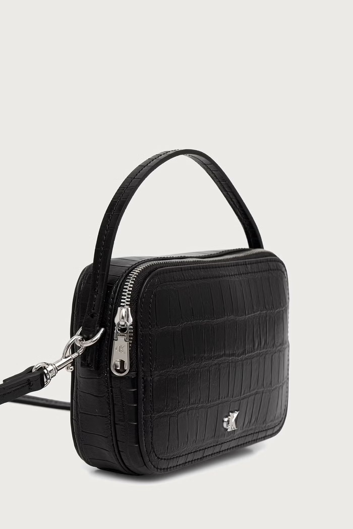 Calvin Klein Kabelka dámska LV04F3905G čierna AW26