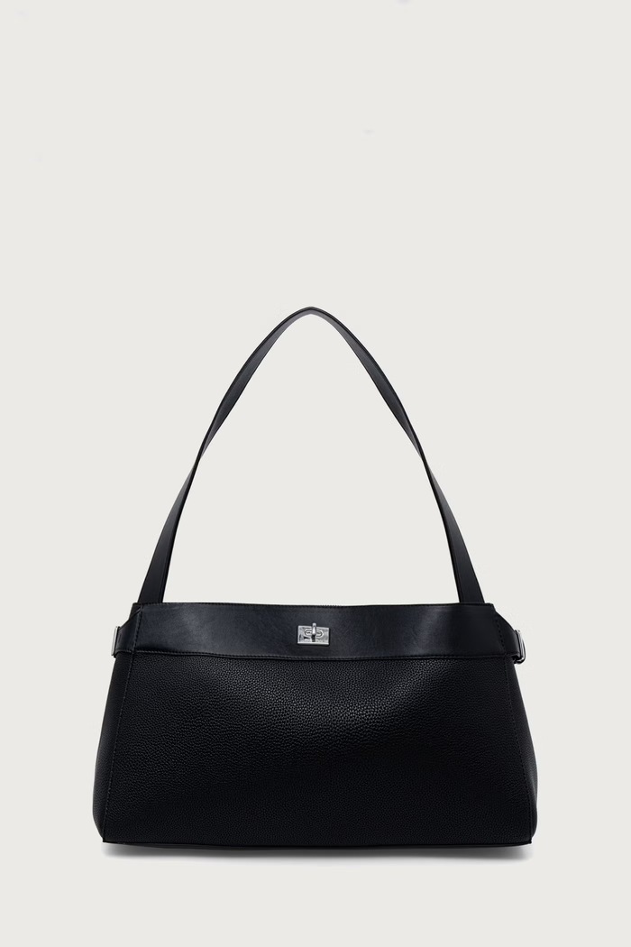 Calvin Klein Torba za žene od imitacije kože crna LV04F3887G