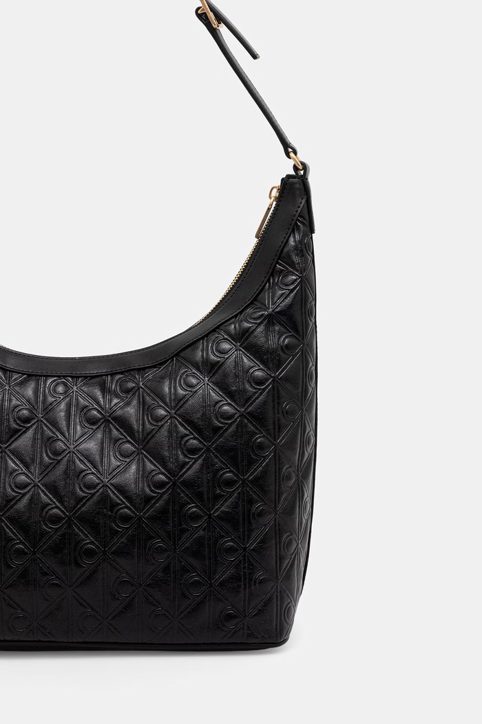 Akcesoria Calvin Klein torebka hobo damska z imitacji skóry LV04F3875G czarny