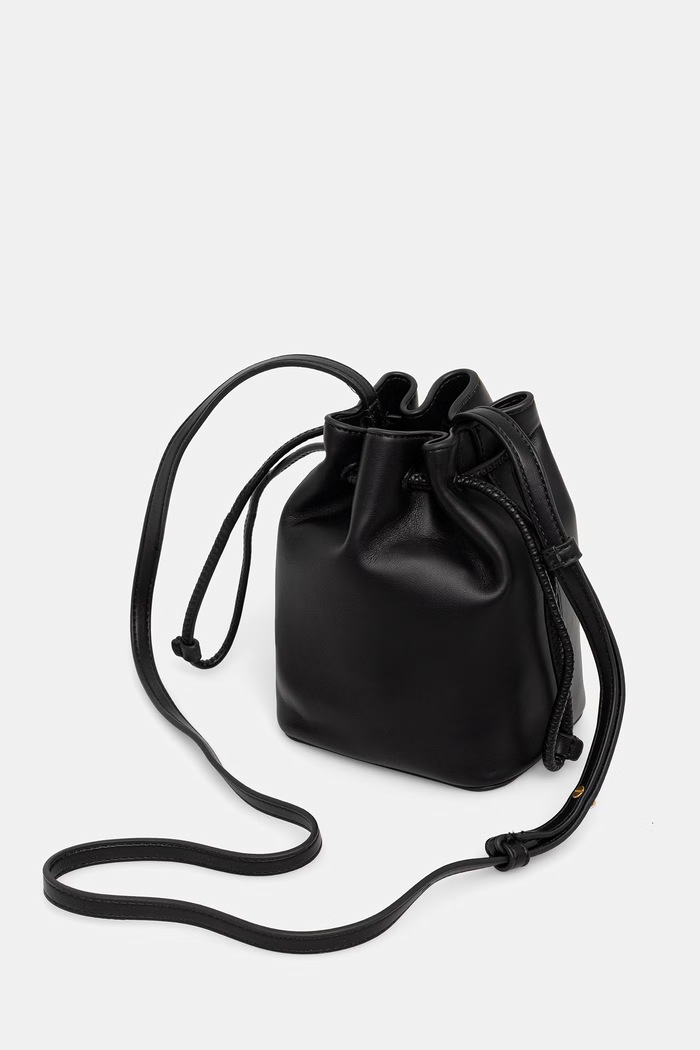 Akcesoria Calvin Klein torebka worek damska z imitacji skóry LV04F3870G czarny