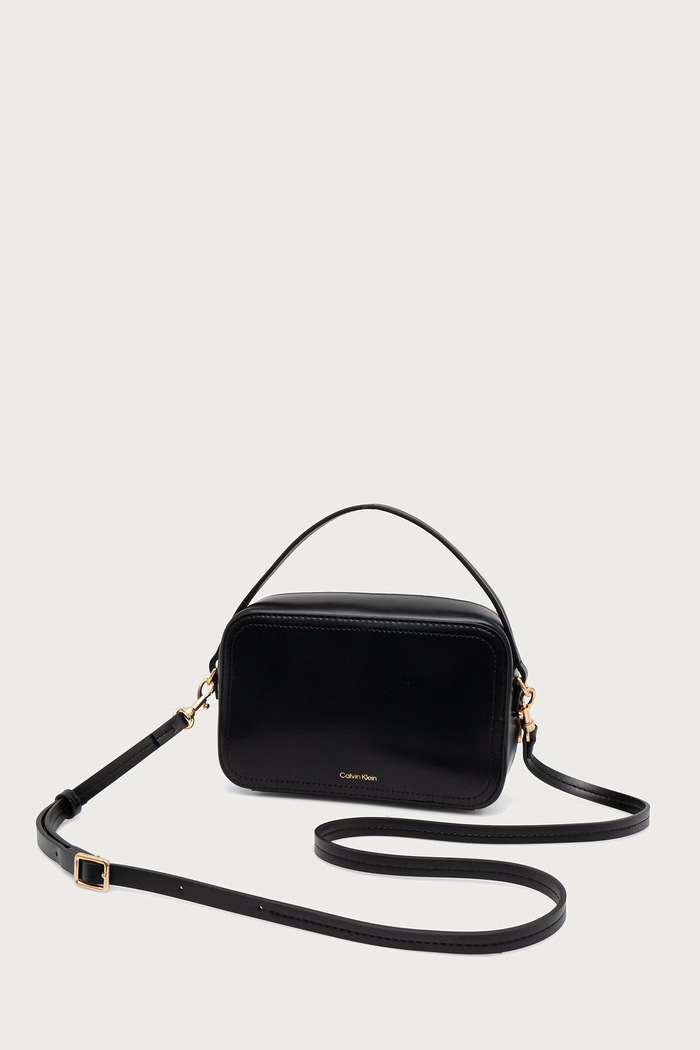 Doplňky Calvin Klein crossbody kabelka dámská z imitace kůže LV04F3678G černá