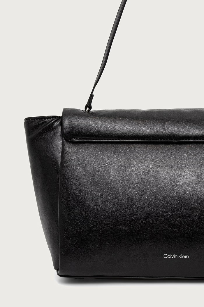 Αξεσουάρ Calvin Klein Μικρή τσάντα γυναικεία από απομίμηση δέρματος LV04F3615G μαύρο