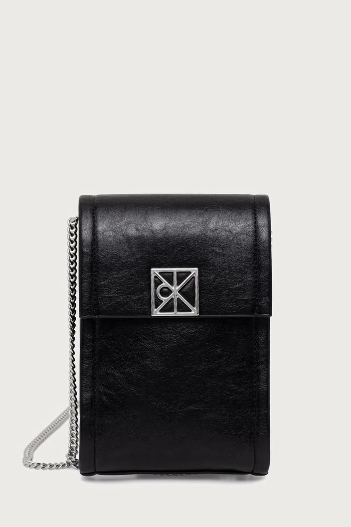 Calvin Klein obal na telefon dámský z imitace kůže černá LV04F1214G