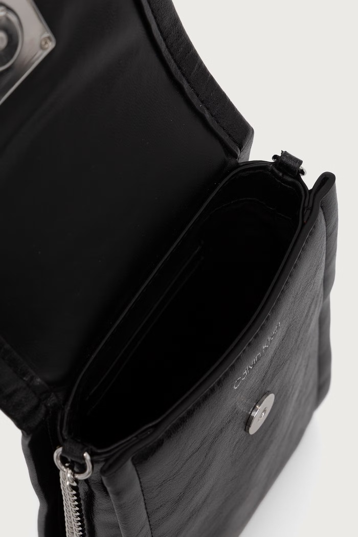 Calvin Klein obal na telefon dámský z imitace kůže LV04F1214G černá
