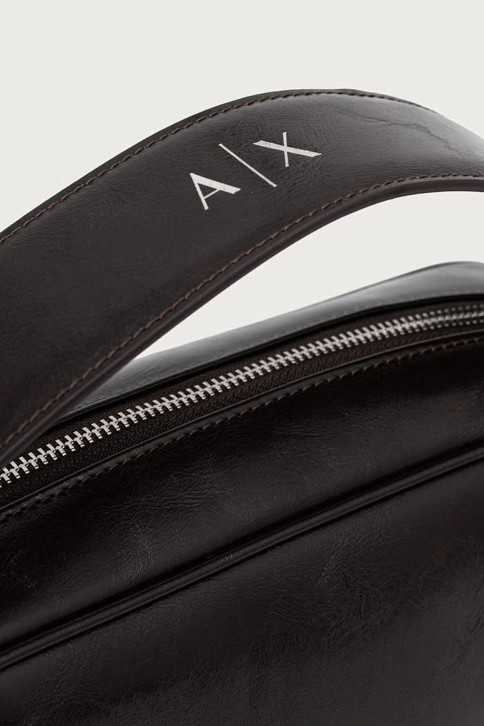 Torebka crossbody damska z imitacji skóry Armani Exchange XW003024.AF26574 brązowy