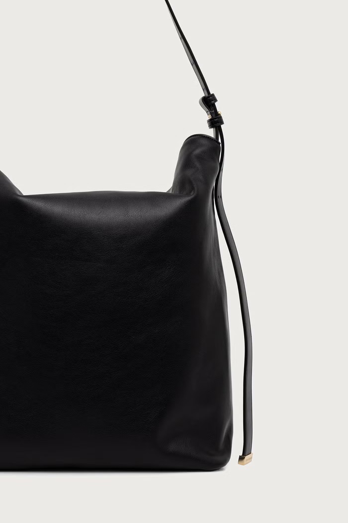 Armani Exchange сумочка hobo жіноча зі штучної шкіри XW002989.AF19902 чорний AW26