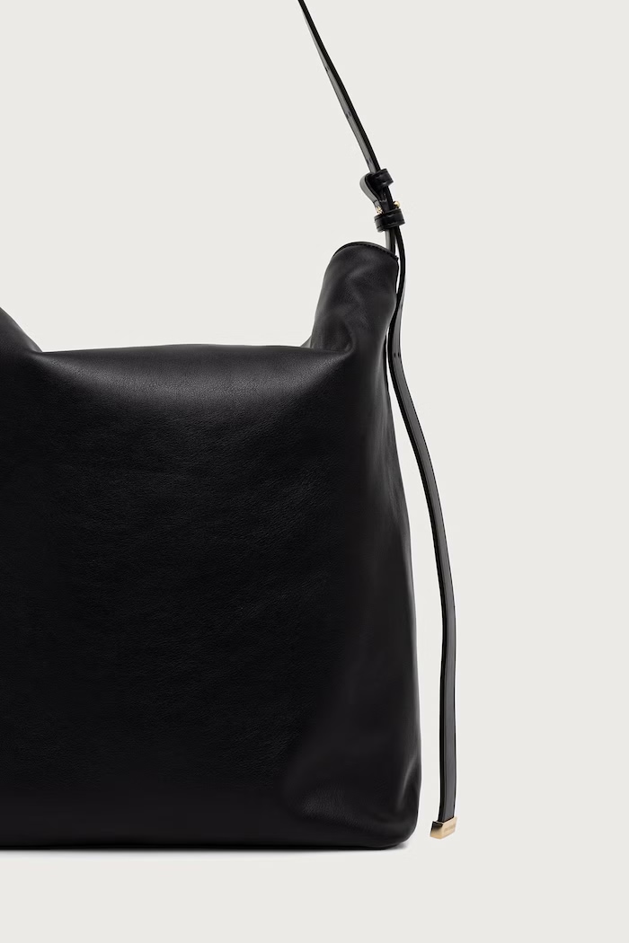 Armani Exchange сумочка hobo жіноча зі штучної шкіри XW002989.AF19902 чорний AW26