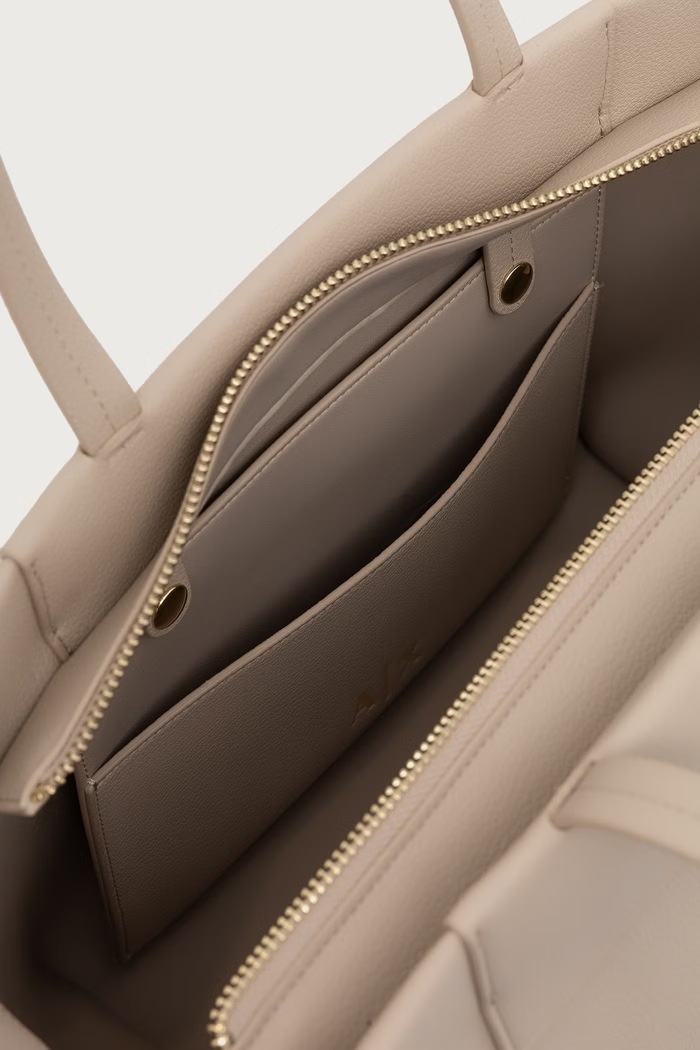 Armani Exchange tote torba ženska iz umetnega usnja XW001538.AF26447 bež